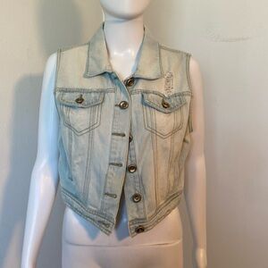 Medium Dree Light Blue Denim Button Down Vest Light Distressing. Large